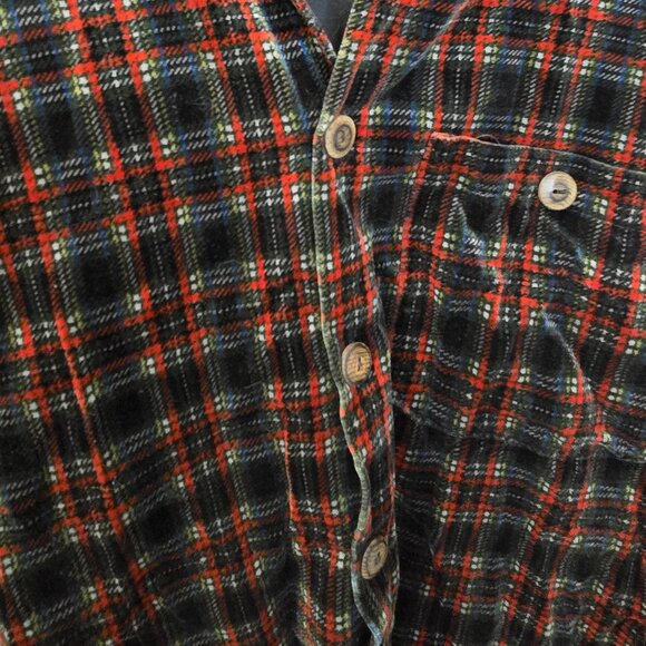 True Grit Black and Red Plaid Casual Button Down Shirt - Picture 2 of 8